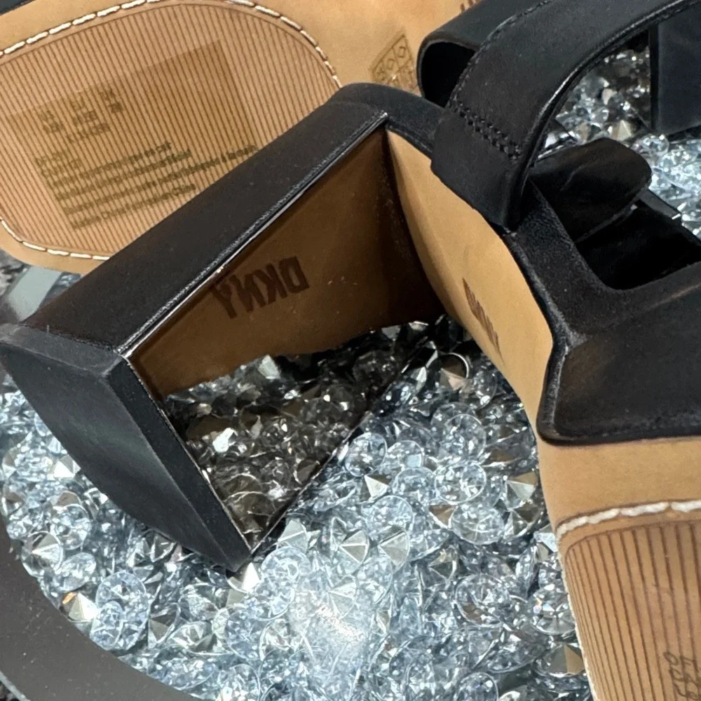 DKNY Black Platform chunky high Heels with gunmetal NEW 9.5